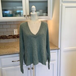Diega Green V-neck Alpaca Blend Sweater Size Medium